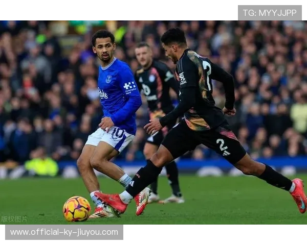 伯恩茅斯逆转埃弗顿，保级大战再添悬念，伯恩茅斯主帅