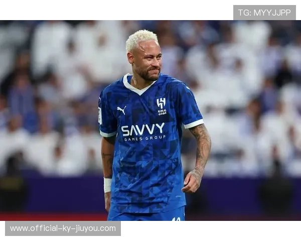 内马尔穿透式直塞送给队友黄金机会